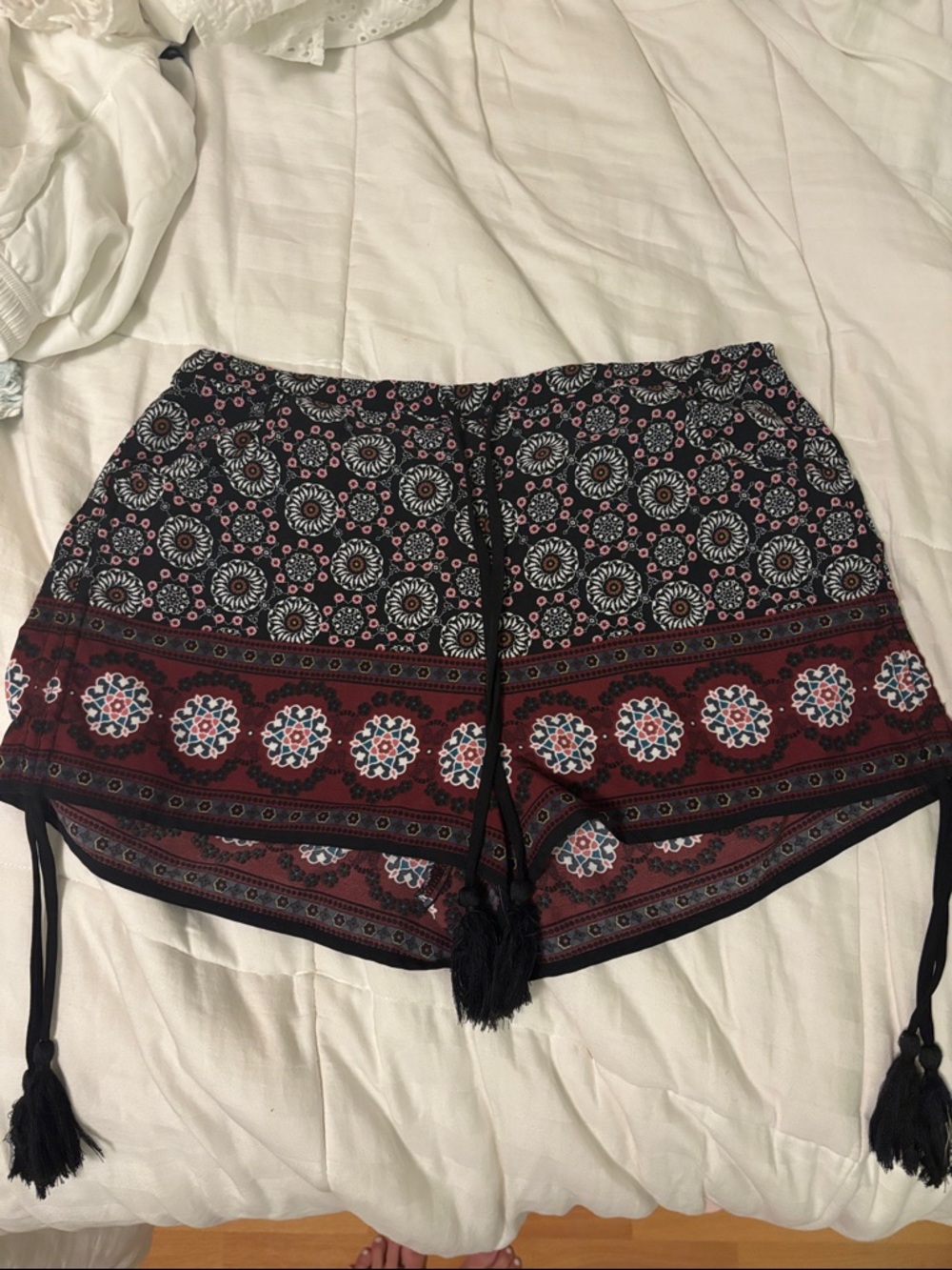 Boho Print Tassel Waist Women's Shorts - Burgundy/Black